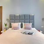 Premium By Welcome Apartment